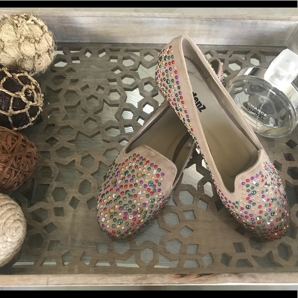 Flats - Picture 2 of 6